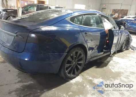 2016 Tesla Model S 60D/70D/75D/85D/90D z USA, uszkodzony, nr VIN 5YJSA1E29GF155339